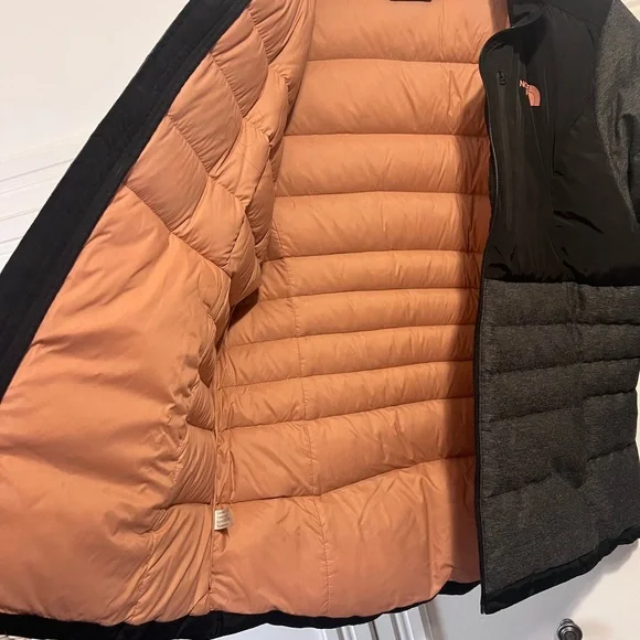 The North Face Black and Gray Puffer Jacket - Picture 2 of 10